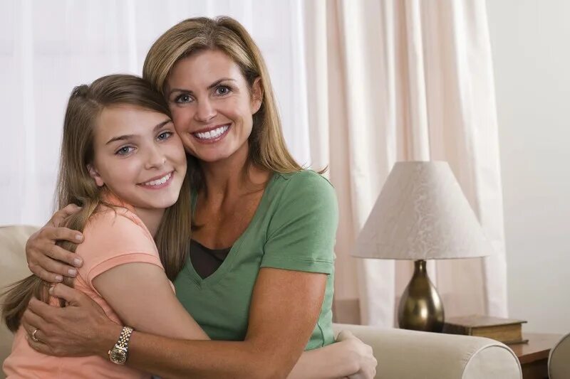 Mother and daughter 90s. Мать и подросток. Мать и дочь hot. Chubby мама. Мать и дочь hot.
