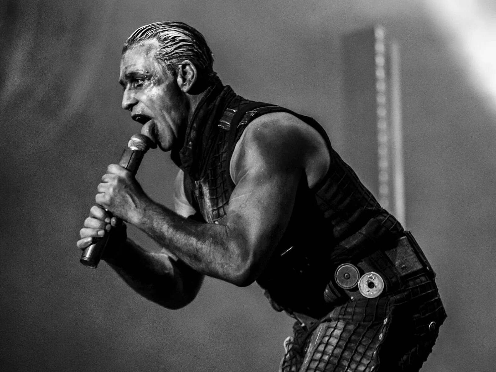 Lindemann sport перевод. Rammstein Тилль Линдеманн. Rammstein Тилль. Rammstein Тилль Ли́ндеманн. Тилль Линдеманн поет.