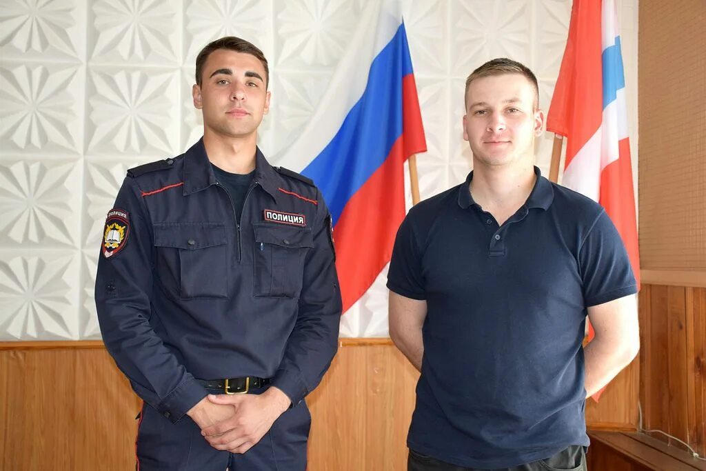 Police custody. Полиция мад. Полиция сердце. Полиция мад. Thin blue line police.