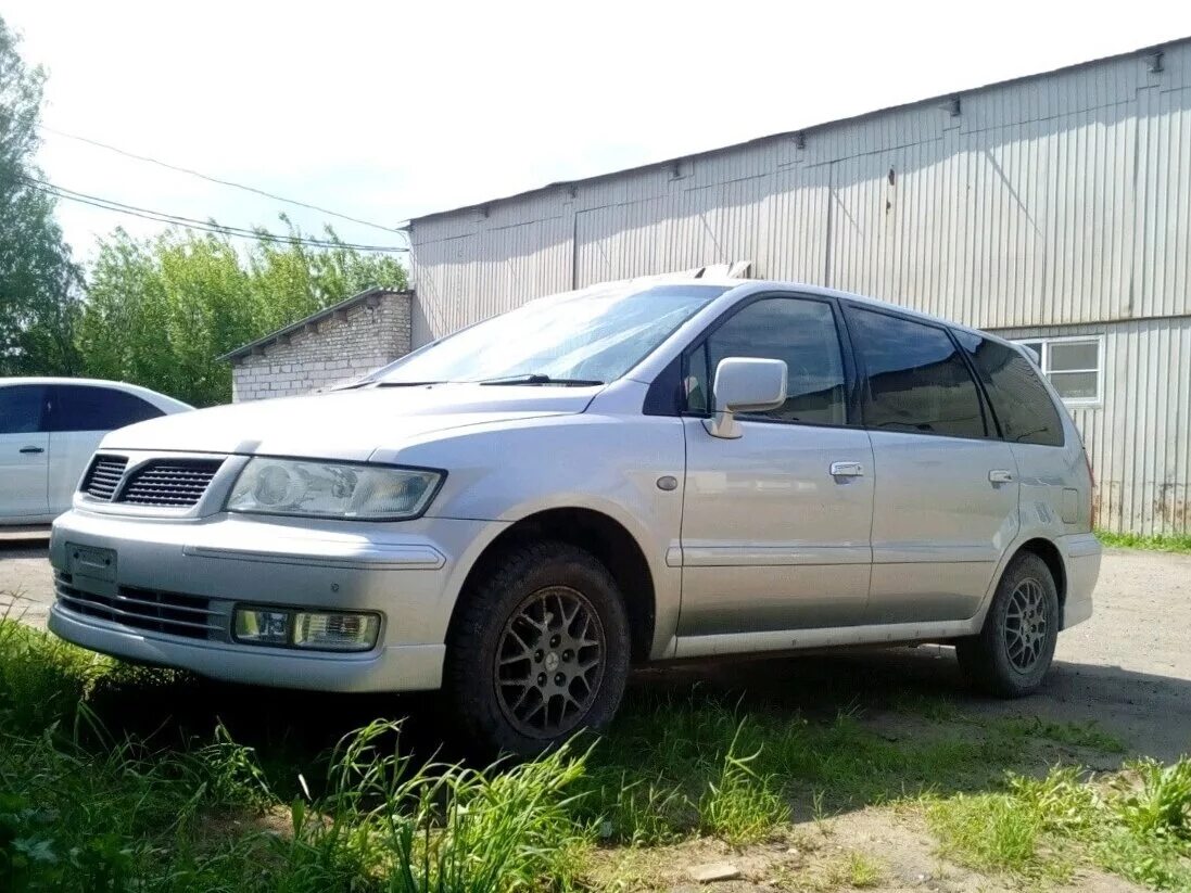 Мицубиси 2002г. Митсубиси Шариот 2002. Митсубиси Шариот 2002 г. Mitsubishi Chariot 2002 год. Митсубиси Шариот 1999.