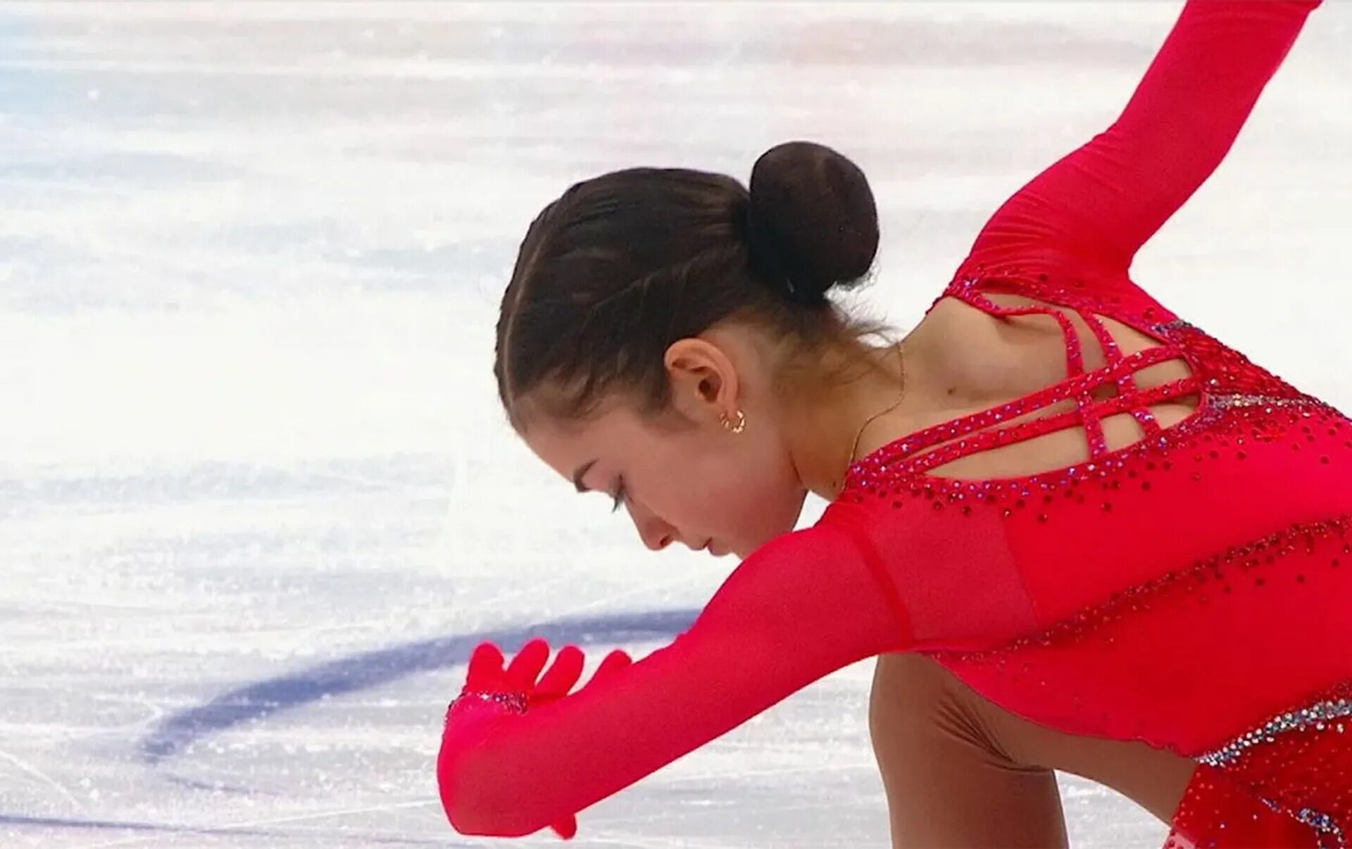 Фигуристка на льду. Произвольная программа юниоров девушки. Произвольная программа юниоров девушки. Произвольная программа юниоров девушки. Канышева алена фигурист.