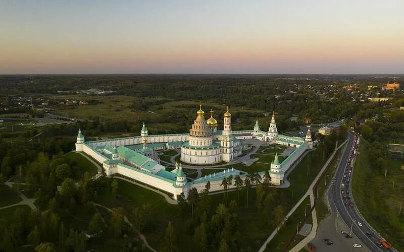 Новоиерусалимский монастырь в истре. Монастырь воскресенский новоиерусалимский монастырь. Ново-иерусалимский мужской монастырь на истре. Новоиерусалимский воскресенский монастырь 17 век. Новоиерусалимский монастырь в истре.
