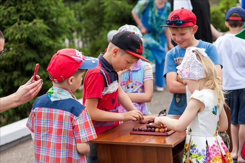 Аниматоры. Чита детские праздники. Детский аниматор. Джуманджи чита развлекательный центр. Проведение детского дня рождения.