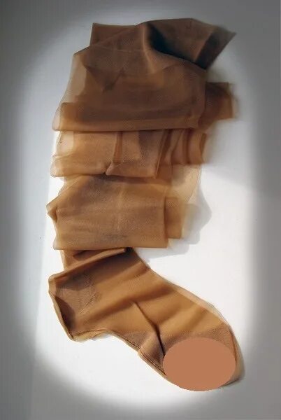 Советские капроновые чулки. Neon 40 колготки wolford. Черные нейлоновые чулки. Чулки с кубинской пяткой. Нейлоновые чулки со швом под пояс.