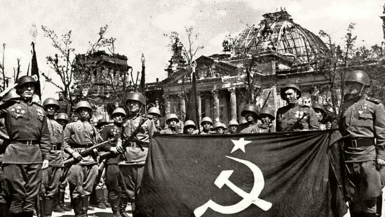 Девятого мая Берлин 1945. ВОВ победа Берлин 1945. Берлин 5 мая 1945