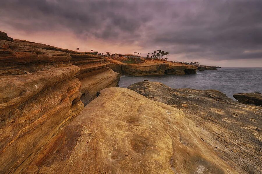 Клиф какого. Сансет Клифс Санто Доминго. Sunset Cliff. Сан Диего Маяк Пойнт лома. Sunset Cliffside Landscape.