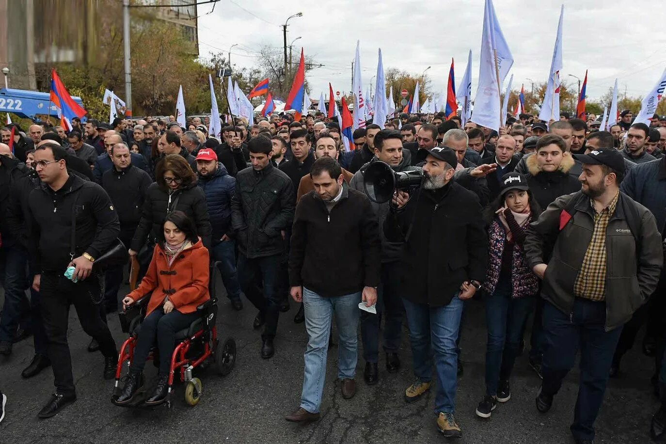 Армения сегодня ютубе. Nikol Pashinyan 2008. Революция в Армении 2018.