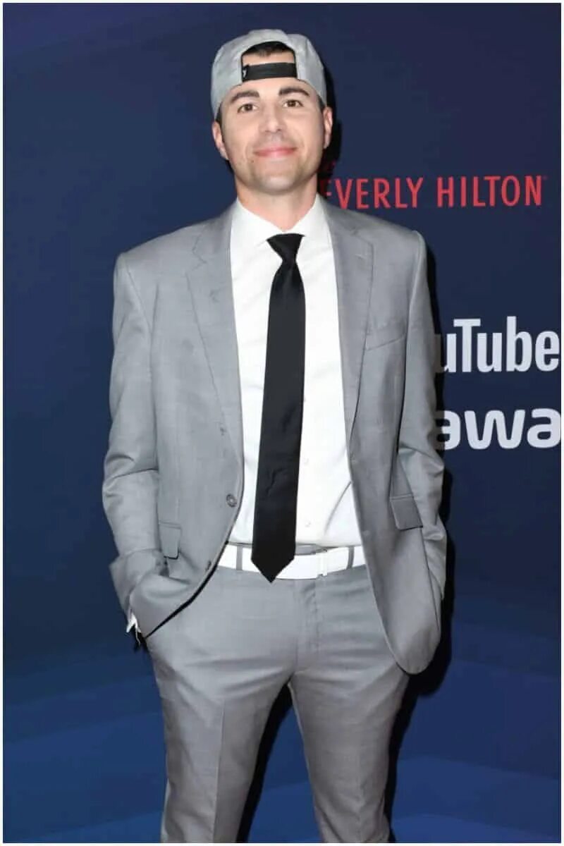 Mark rober карьера. Mark rober. mark rober ава. кто такой mark rober.