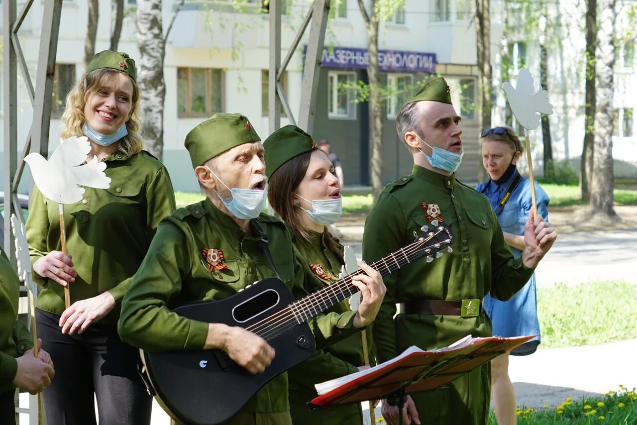 Театрализация на 9 мая. День Победы театрализованное представление. Театрализованное представление на 9 мая. Военная театрализация. Театрализованное военное представление школьников.