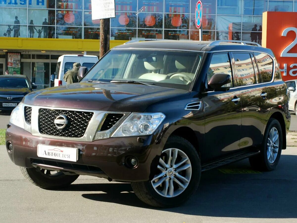 Купить б/у Nissan Patrol VI (Y62) 5.6 AT (405 л.с.) 4WD бензин автомат в Москве: