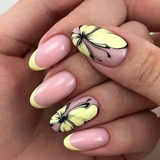 Маникюр с бабочками