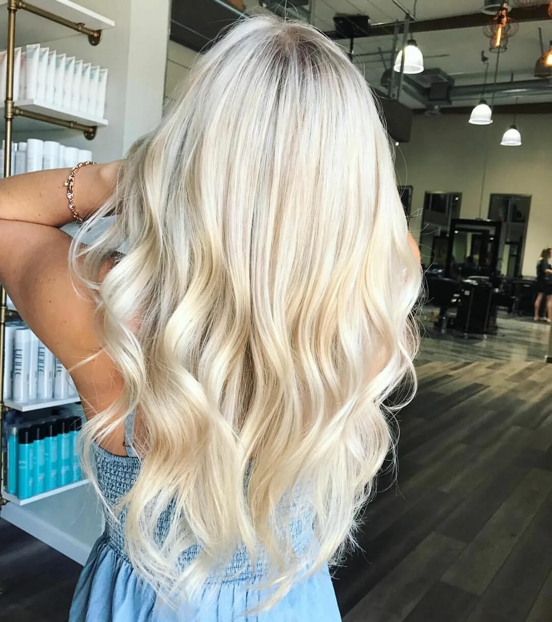 Bright blonde. Жемчужный блонд мелирование. Окрашивание блонд. Окрашивание для блондинок. Окрашивание волос блондинки.