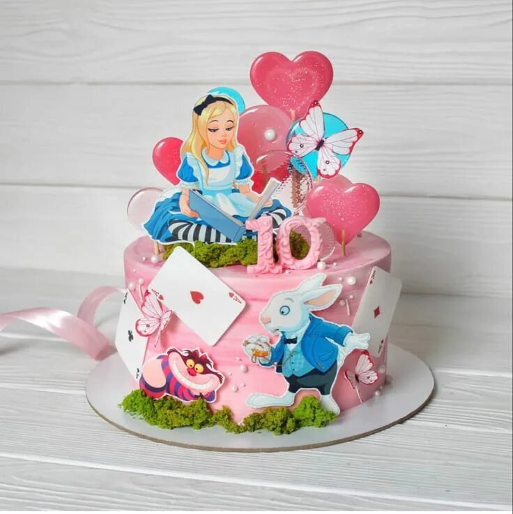 Торт алиса в стране фото На данном изображении может находиться: 1 человек Alice in wonderland cakes, Mil