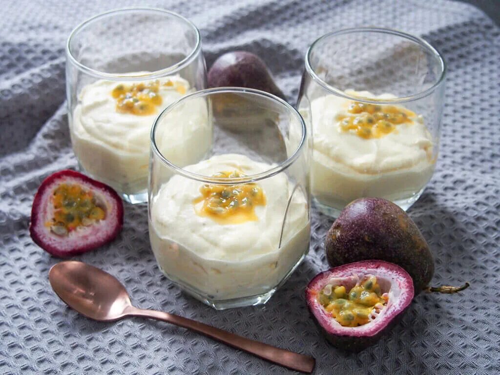 Крем маракуйя. Мусс маракуйя. тирамису маракуйя. passion fruit mousse. мусс из маракуйи.