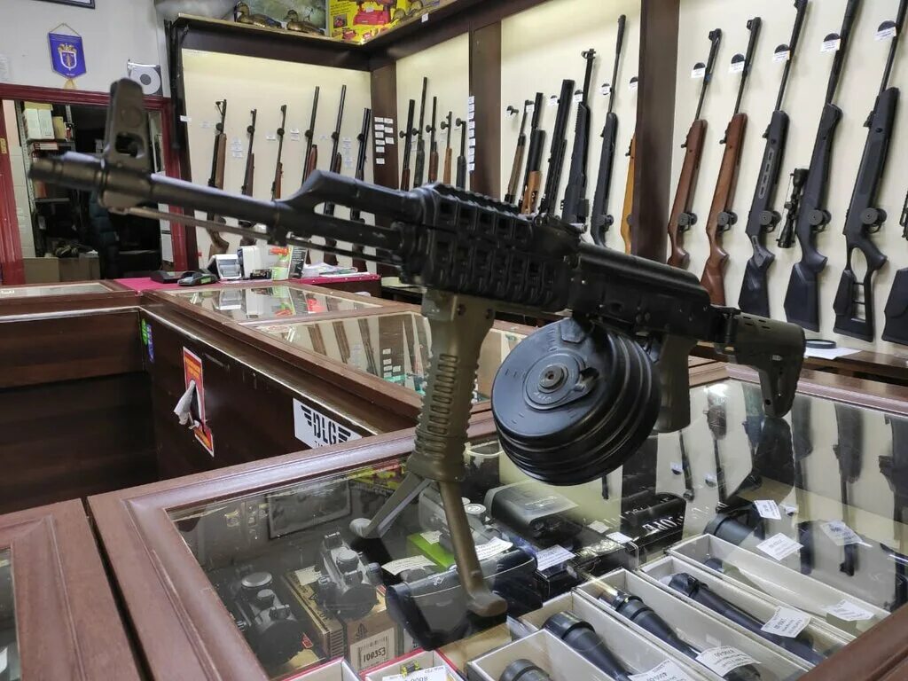 Охотничьи магазины в подольске. Темп магазин оружия климовск. 62 в москве. Оружейный магазин в сша. Подольский охотник.