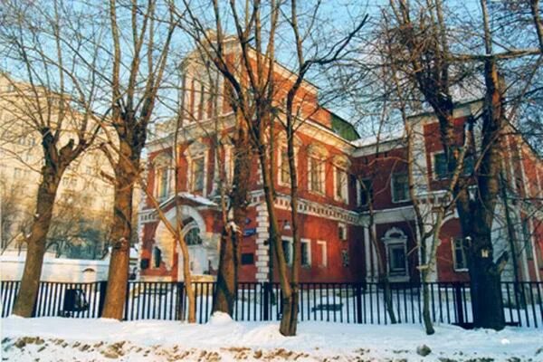 улица большая казачья саратов 100. институт культурного и природного наследия. палаты аверкия кириллова на берсеневской набережной. нии лихачева. старое сдание сокольского слпт.