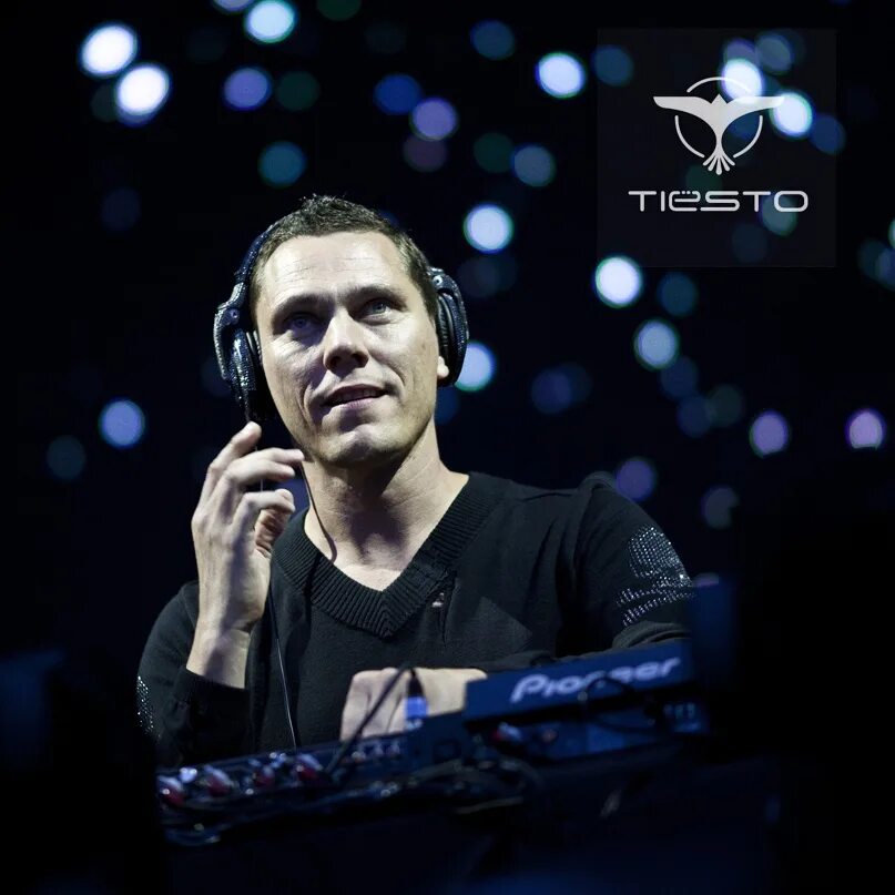 Тиесто лучшие треки. Tiesto 2010. Тиесто 2022. Тиесто сейчас. DJ Tiesto 2014.