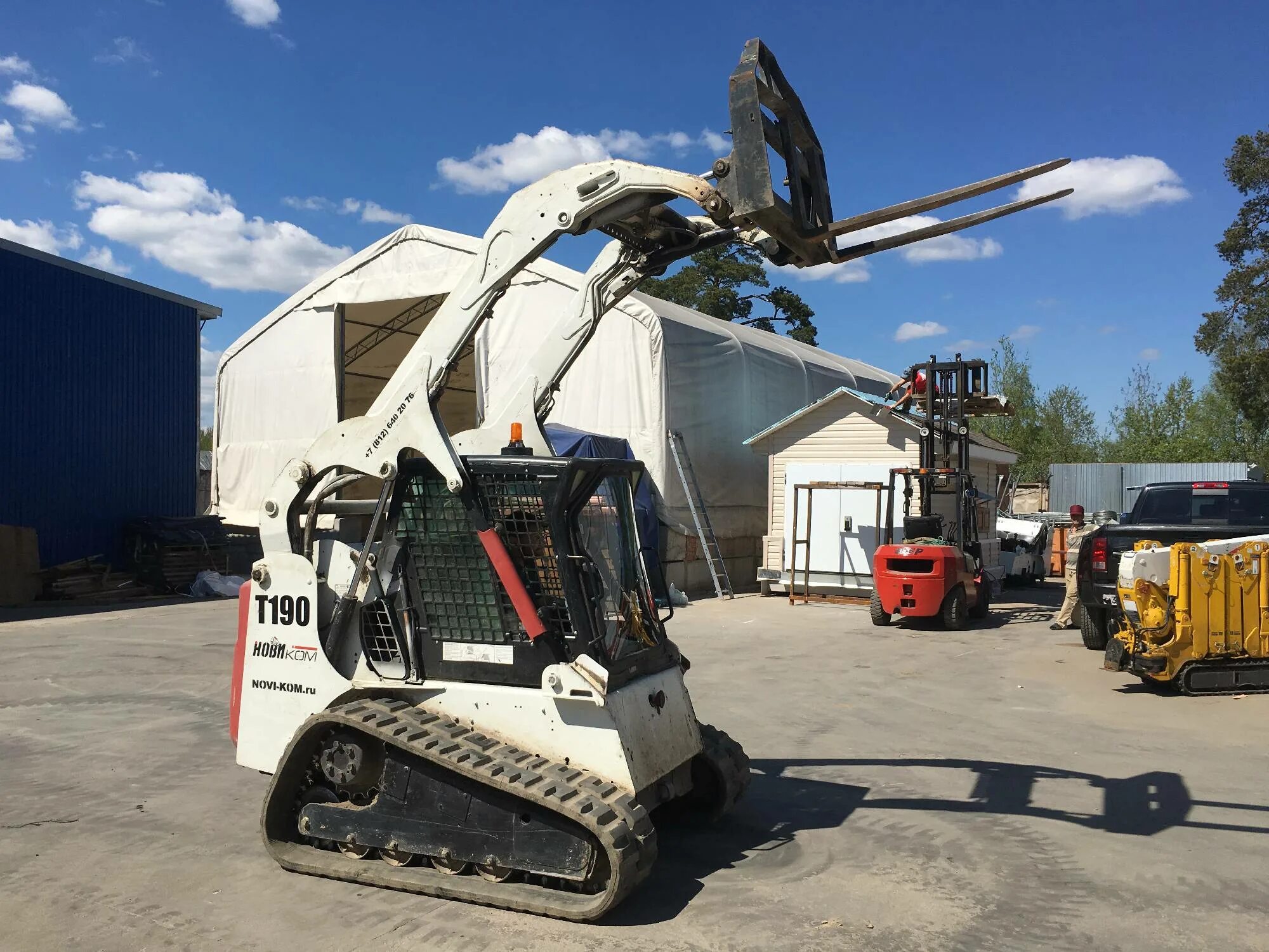 погрузчик на гусеничном ходу. мини погрузчик wacker neuson 1101cp. бобкэт гусеничный т 870. погрузчик caterpillar 973d. фронтальный гусеничный погрузчик катерпиллер 973с.