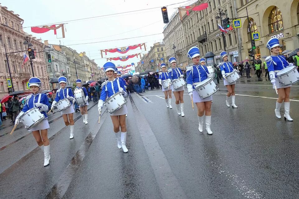 Погода в питере на майские. Санкт-Петербург праздник. Майские праздники в Санкт-Петербурге. Майские праздники в Петербурге. Праздники сегодня в Санкт-Петербурге.