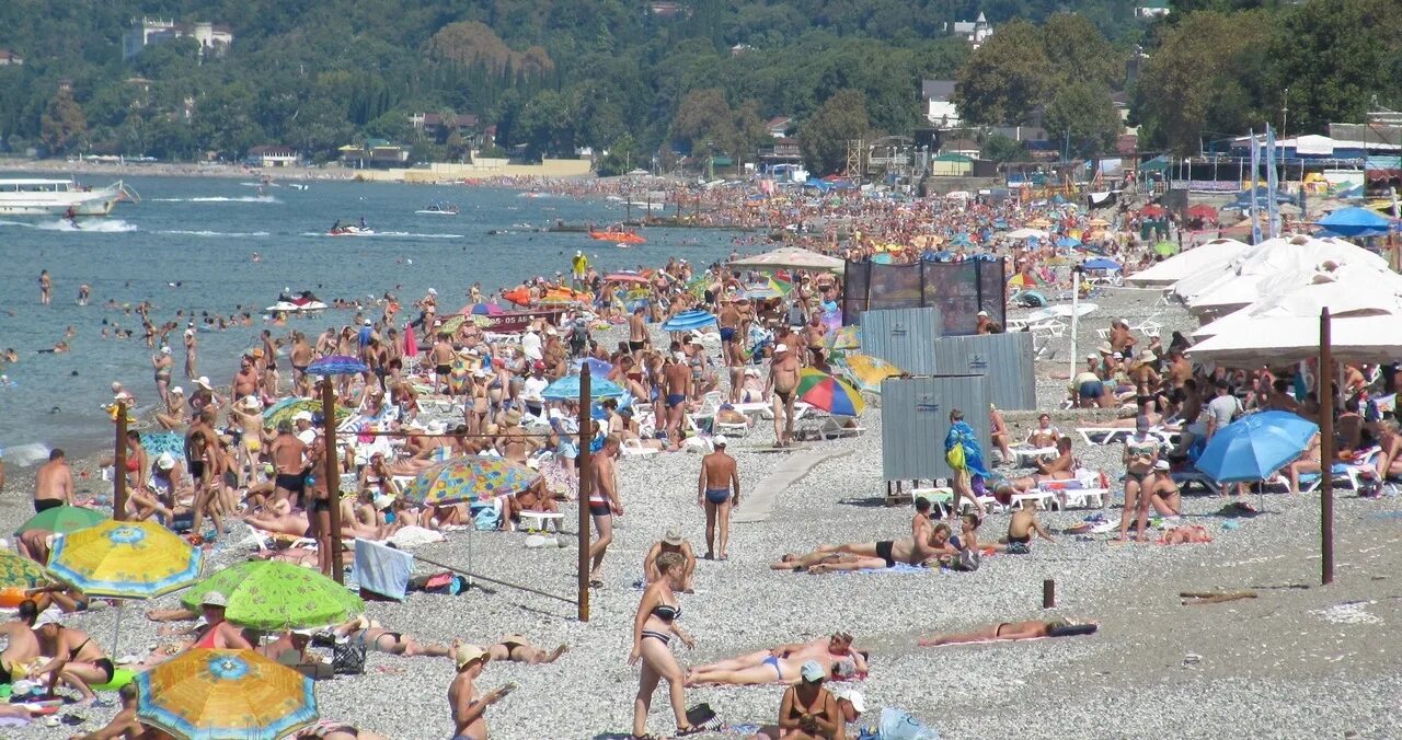 Море в абхазии в июле