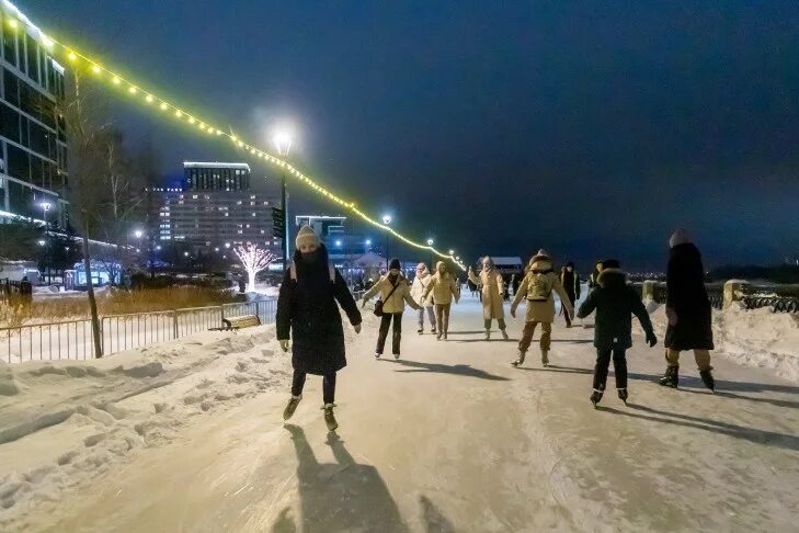 Главный каток новосибирска. Бориса богаткова 194/3 новосибирск каток. Каток на площади ленина новосибирск. Нарымский сквер новосибирск каток. Каток заря новосибирск.