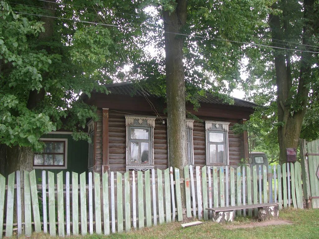 Дома в тарусской области. Дом Паустовского в Тарусе. Таруса прозрачные домики. Таруса дома. Таруса желтый домик.