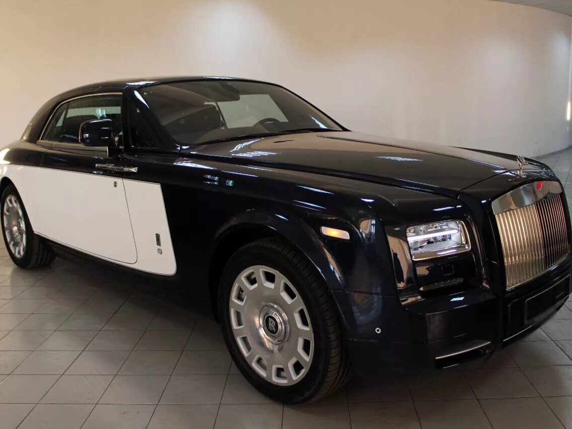 Роллс ройс 5. Rolls Royce Phantom 2015. Rolls Royce Phantom 7. Роллс Ройс купе 2015. Rolls-Royce Phantom VII Рестайлинг (Series II).