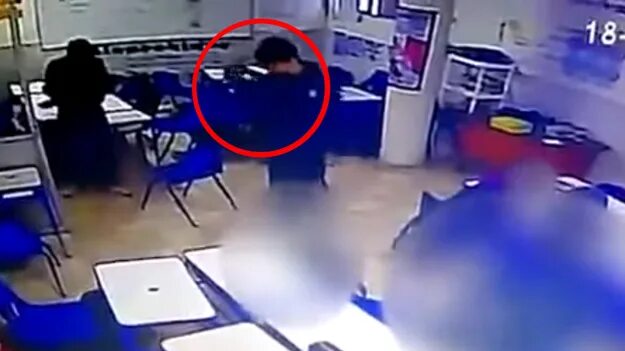 Детей расстреляли видео. Школа которую расстреляли.