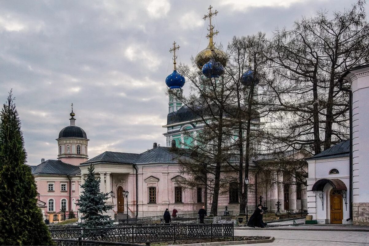 монастырь в калуге оптина пустынь мужской. калуга монастырь оптина пустынь. козельск оптина пустынь монастырь. введенский мужской монастырь оптина пустынь козельск. калуга монастырь оптина пустынь.