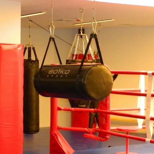 Что находится внутри боксерской груши Heavy Bag Stand without worrying about punching away at your support walls with