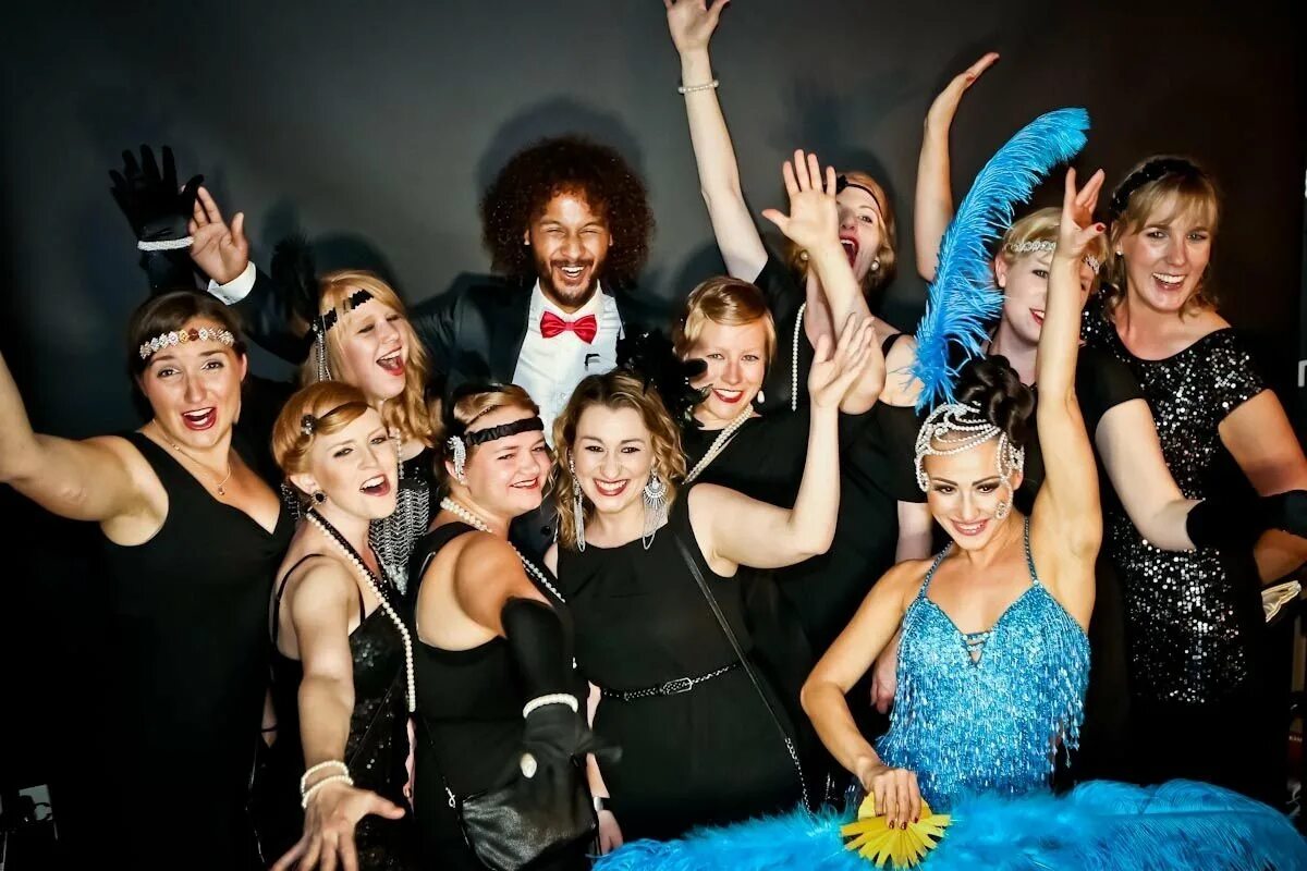 вечеринка в стиле великий гэтсби. вечеринки простые. вечеринки простые. вечеринка в стиле ретро. тематическая вечеринка для девочек.