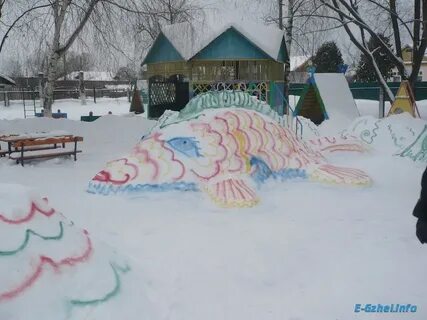 Осьминог из снега в детском