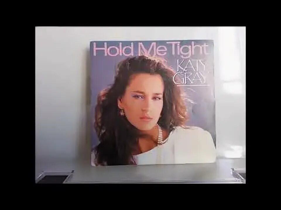Сью джонсон книги. Hold me tight love. Hold me tight love. Hold me tight book. Hold me tight.