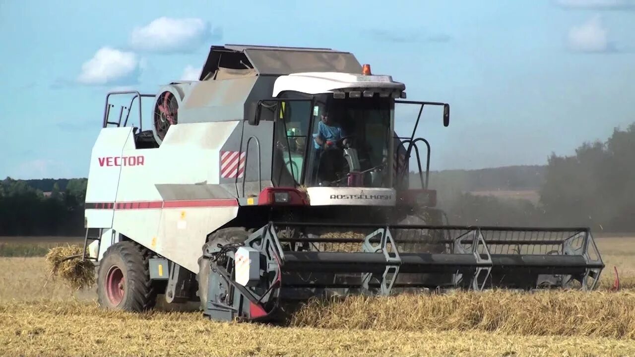 Комбайн РСМ-101 вектор-410. Комбайн Ростсельмаш вектор 410. Комбайн вектор РСМ-101. Зерноуборочные комбайны vector 410.