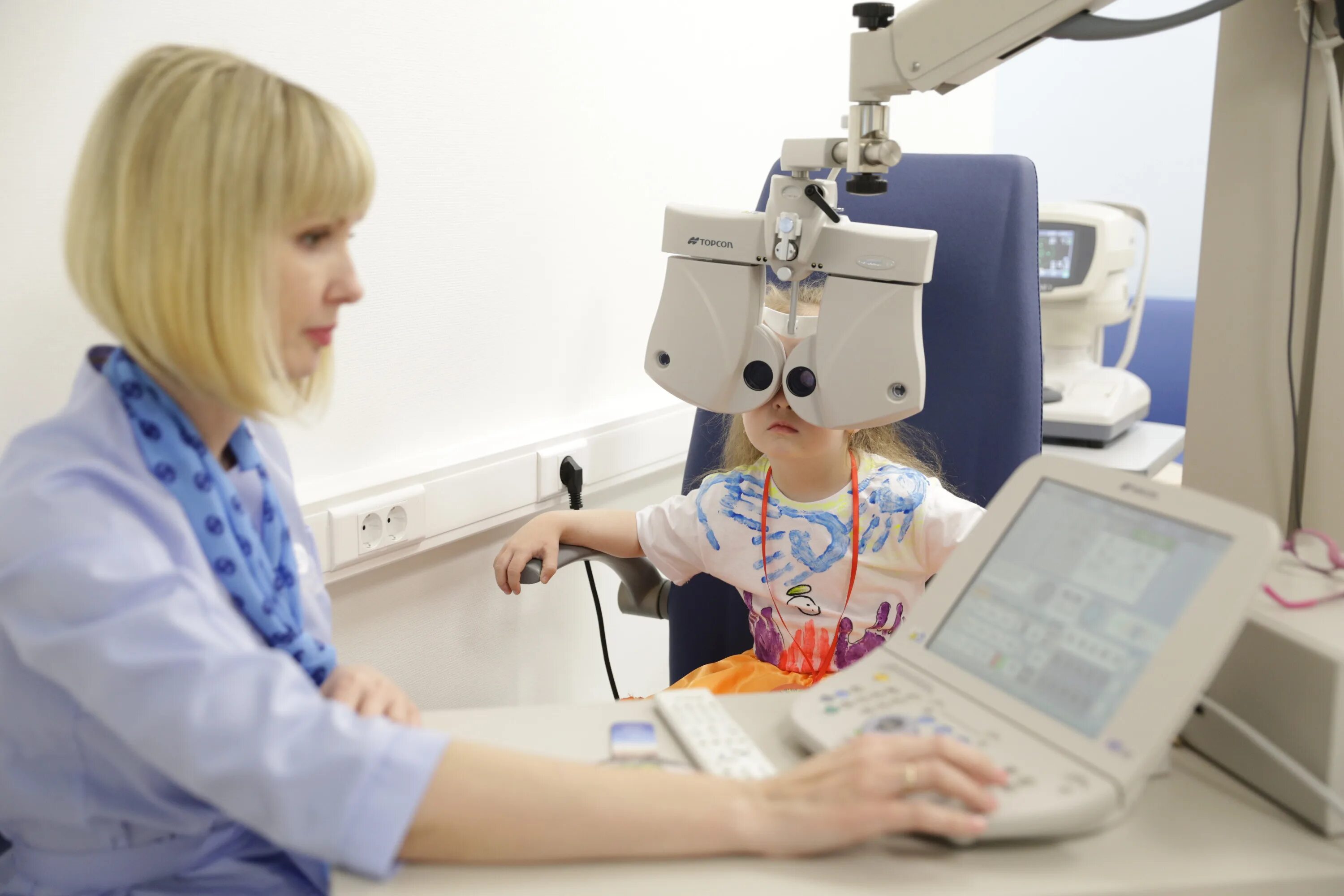 Детская охрана зрения Екатеринбург. Кабинет охраны зрения детей в картинках. Проверять зрение дет сад. Кабинет охраны зрения детей с аппаратами фото. Охрана зрения екатеринбург
