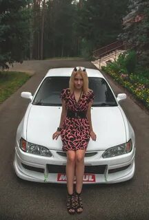 Девушка юла