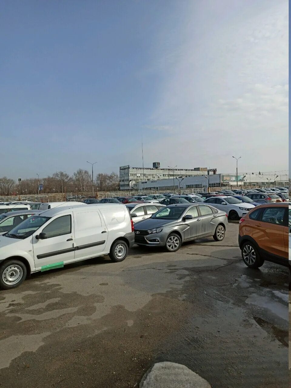 стоянка в москве. двойное машиноместо. проспект победы 91 казань южный. на южном порту платная парковка. парковка у южного вокзала калининград.