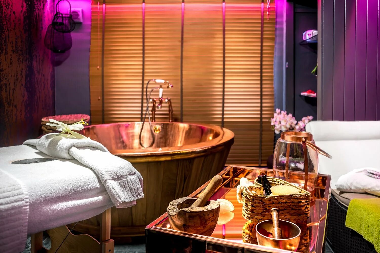 Спа для двоих москва. Дей-спа – dayspa. Спа салон Убуд. Атрибуты спа салона. Relax! Best of Spa Design.