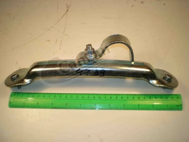 Крепление заднего крыла камаз. Крепление заднего крыла камаз. Кронштейн крепления крыла камаз 5490. Крылья задние камаз камаз 6520. Крепление заднего крыла камаз.