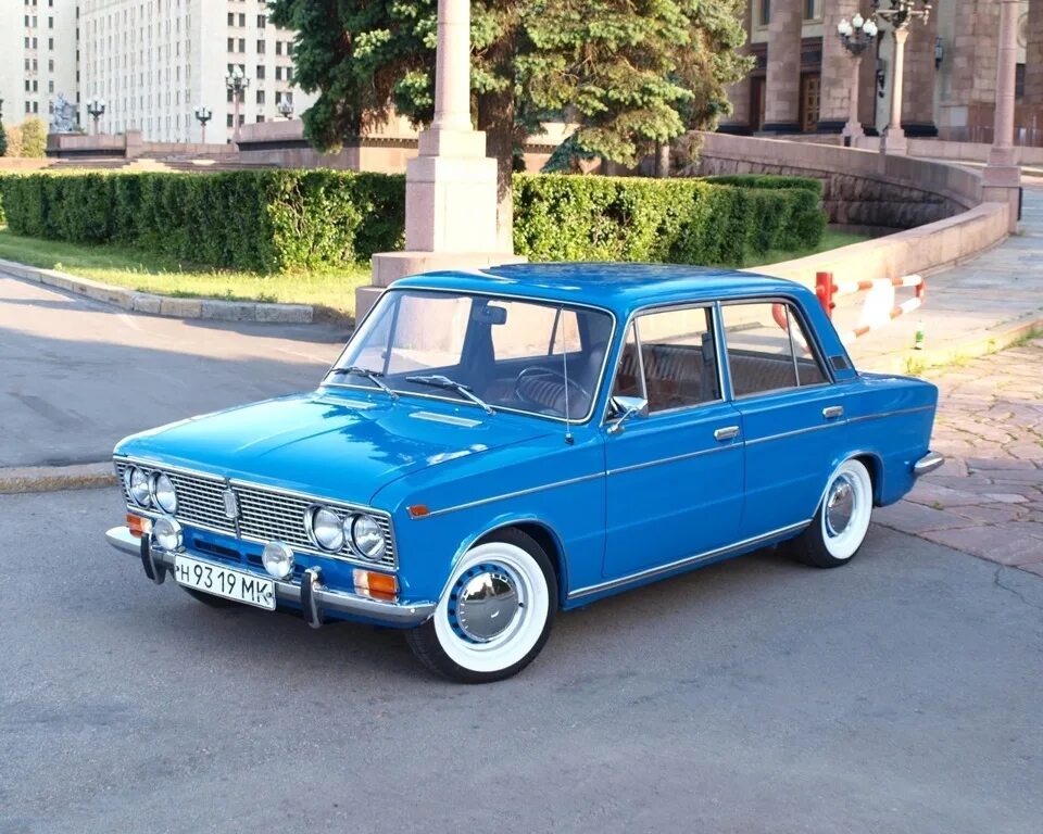Как выглядит машина тройка "к 855 ак 178" фото ВАЗ (Lada) 2103. Россия