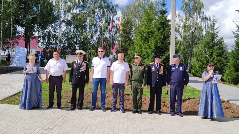 Ухманы Чувашия. Администрация Ухманского сельского поселения Канашского района. Бескозырка ВМФ. Открытие памятника морякам в Котельниче.