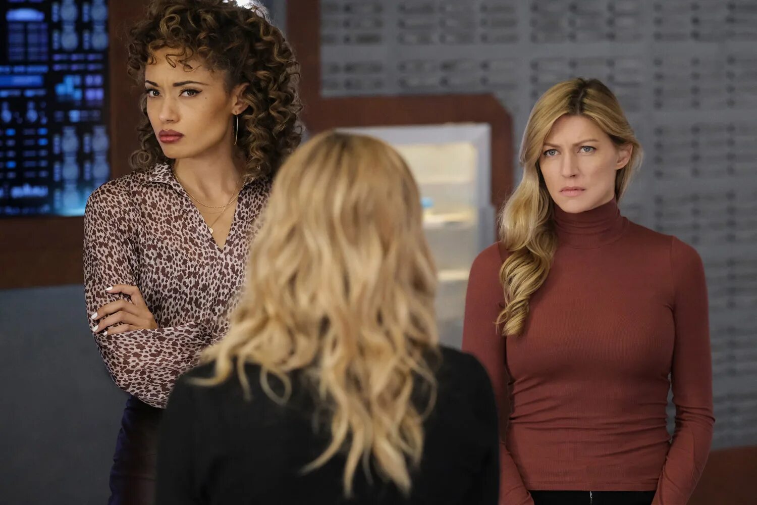 Тала эши легенды завтрашнего дня. Maisie richardson-sellers легенды завтрашнего дня. Любовь завтрашнего дня. Любовь завтрашнего дня. Лиззет чавез.