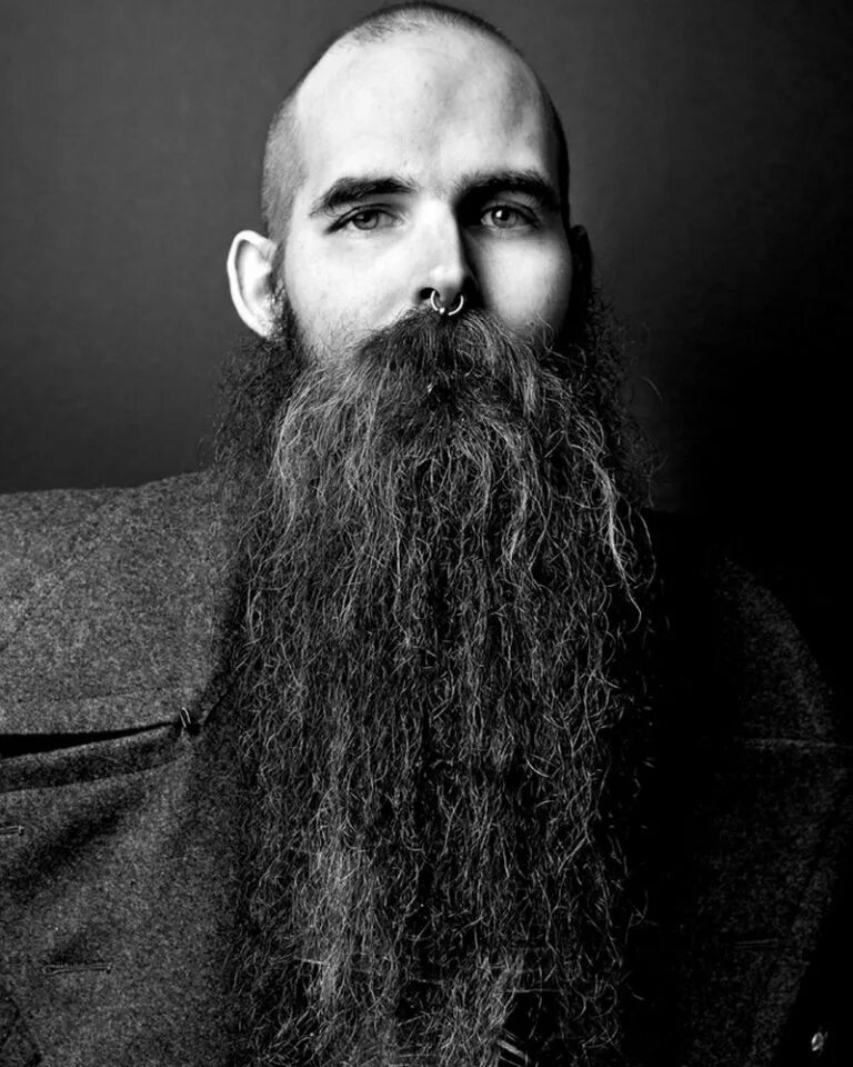 Длинная бородка. Борода. Длинная борода у мужчин. Мужик с длинной бородой. Парень с длинной бородой.