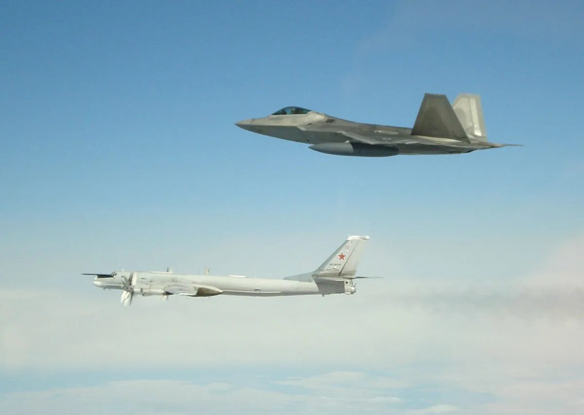 Воздушное пространство сша. Американские f-22 перехватили российские ту-95. ту95 ввс сша. ту-95 реактивный самолёт. ту 95 ввс сша бомбардировщик.
