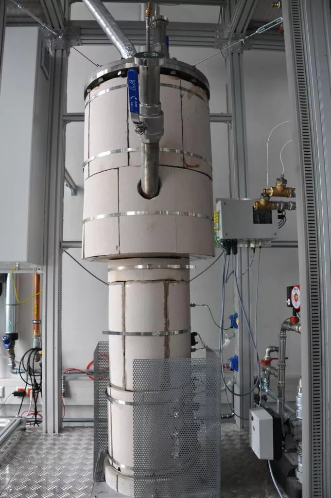 Печь для обжига в кипящем слое. Печь кипящего слоя. Печь кипящего слоя кс 450. Пирит обжиг печи. Печь кс для обжига пирита.