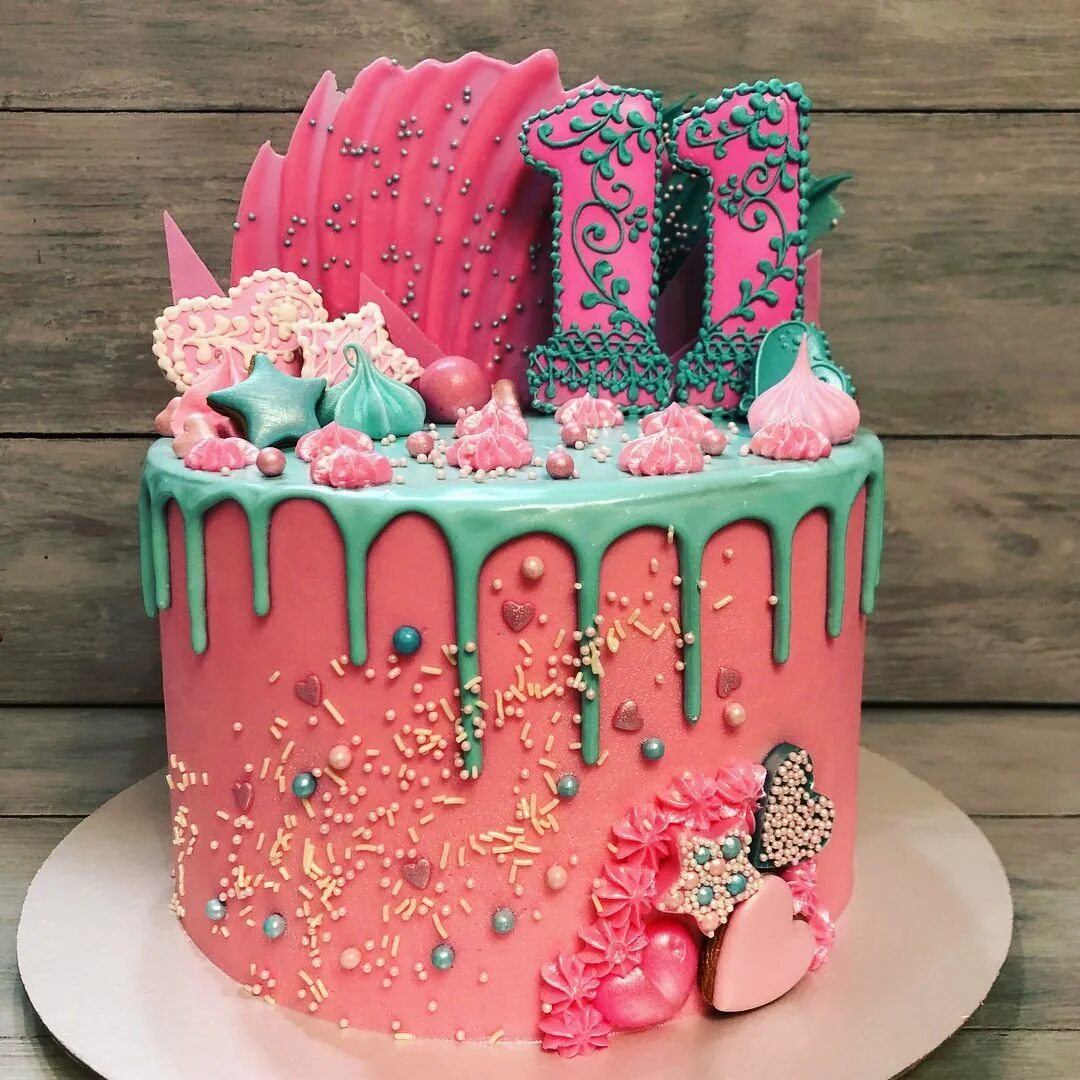 Детский торт с меренгами. Тортики для детей без мастики. Торт на день рождения ребенку без мастики. Детские торты с меренгой. Торт девочка.