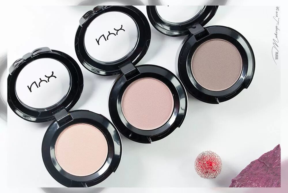 Hot singles. NYX тени 88. Тени NYX professional Makeup Stiletto. NYX professional Makeup Cupcake тени. Тени NYX professional Makeup 38 оттенок.