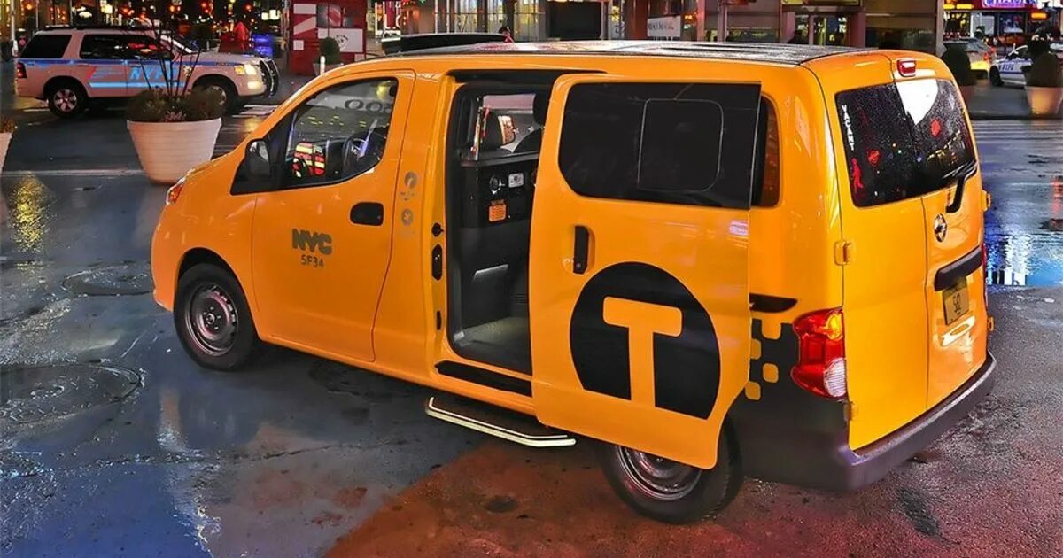 Tomica no.027 - Nissan nv200 New York City Taxi. Американское такси nv200. Американское такси Ниссан. Минивены такси в Нью Йорке. Местный таксист
