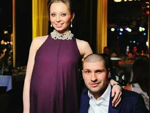 Бывшая супруга Льва Деньгова рассказала, из-за чего умерла ее маленькая дочь - Р