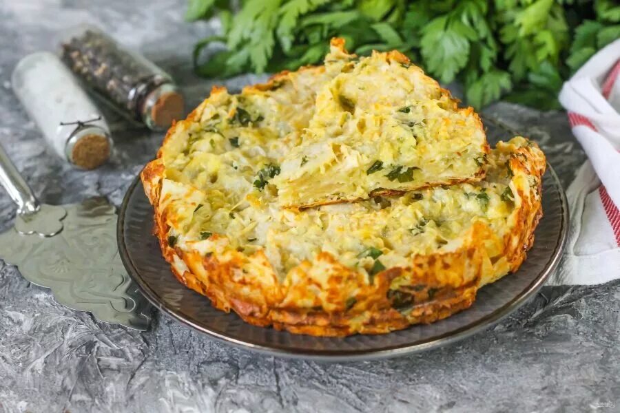 Рваный пирог из лаваша на сковороде. Рваный пирог из лаваша с сыром. пирог из лаваша с творогом. пирог с сыром в духовке. пирог с творогом и лавашом.